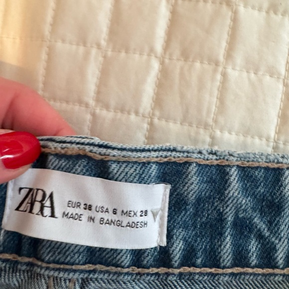 Zara Women's Straight Leg Blue Jeans - Picture 3 of 4